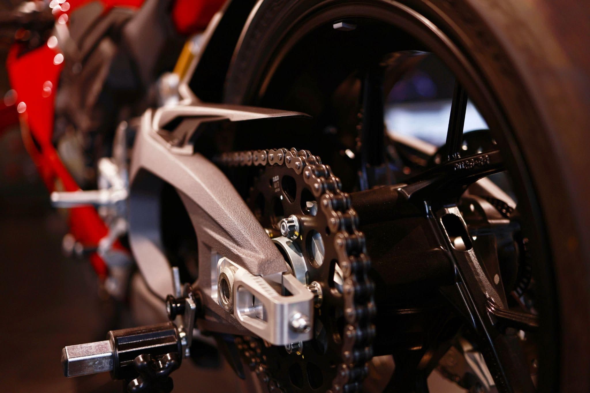 Comment bien entretenir sa chaîne de moto ?